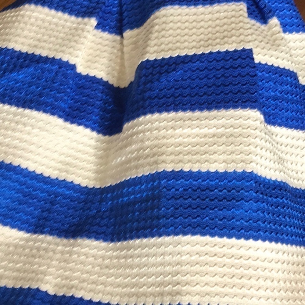 PNIINA Textured Shiny Skirt - Picture 5 of 5